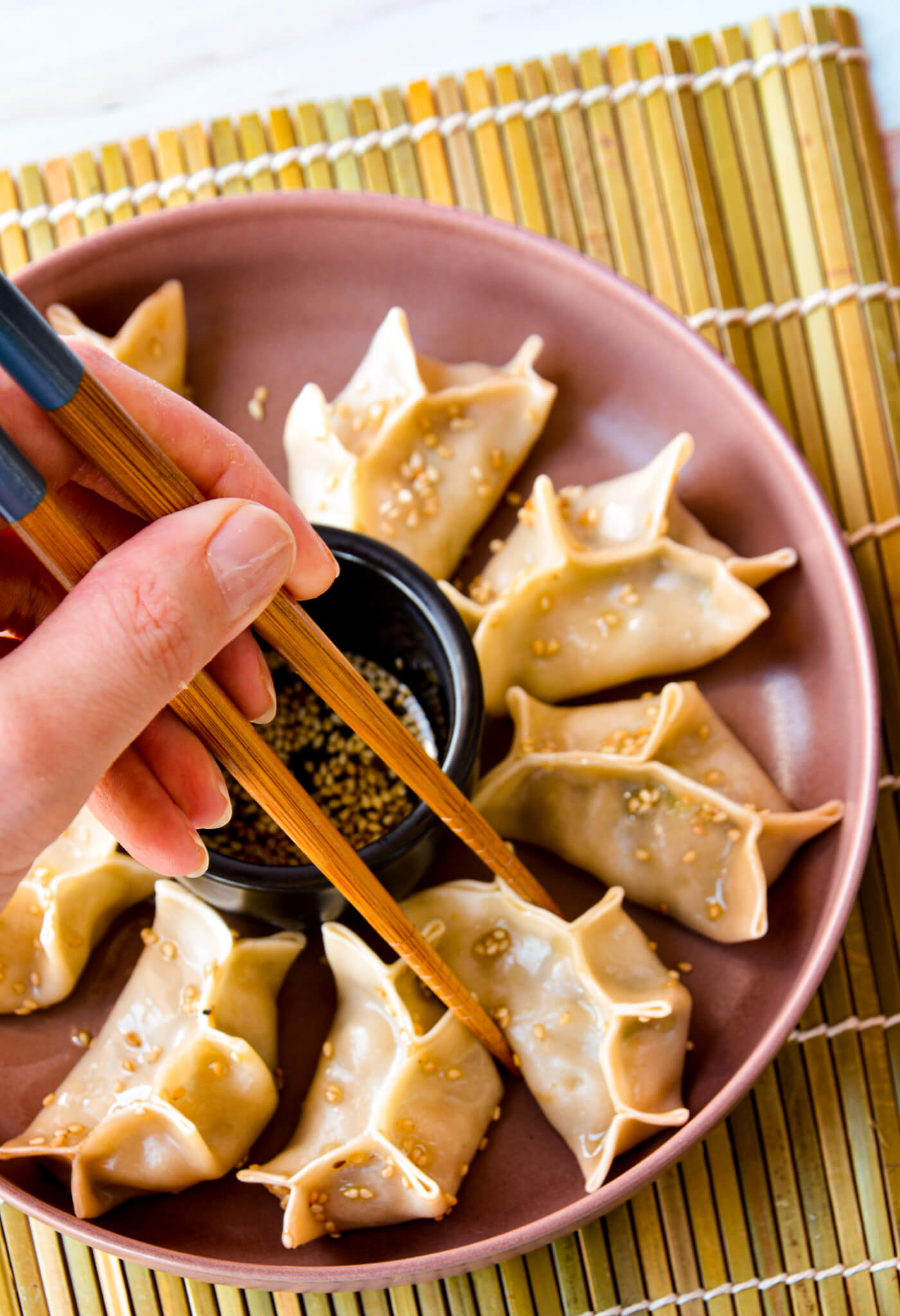 Dumpings met garnalen en sausje